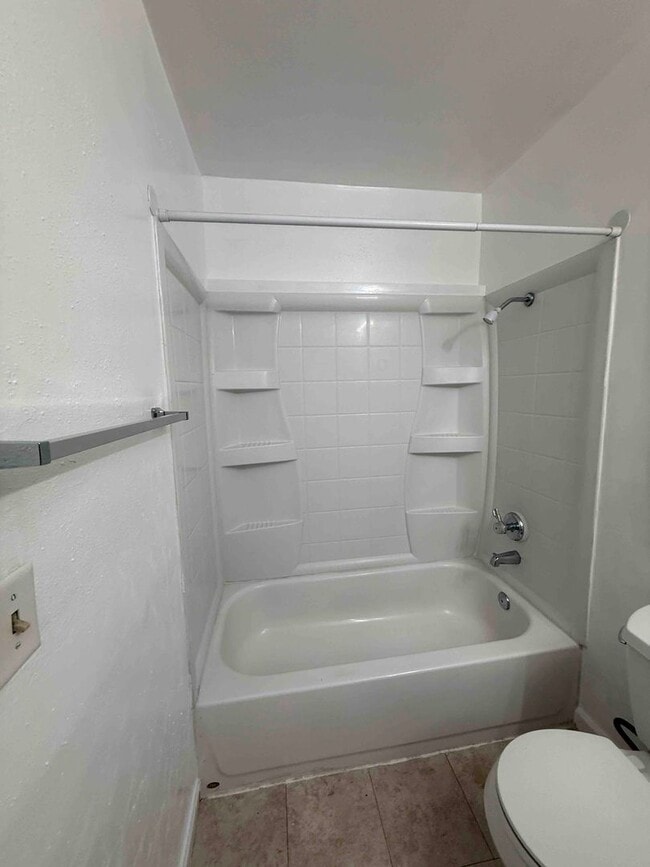 Building Photo - Elk Grove 3 Bed 2 Bath