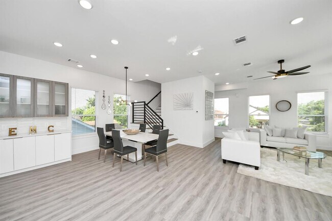 Building Photo - 3604 Runnels St
