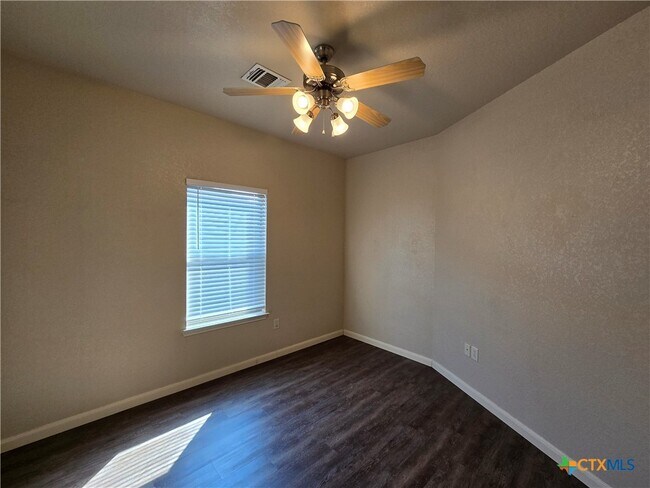 Building Photo - 244 Rosalie Dr