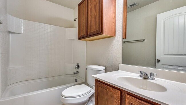 Building Photo - 712 Whitemarsh Dr