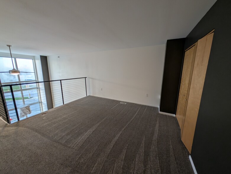 Building Photo - 2121 S Kinnickinnic Ave