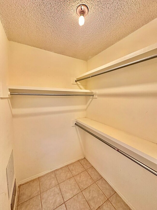 Building Photo - 3546 Cedar Ridge Ln