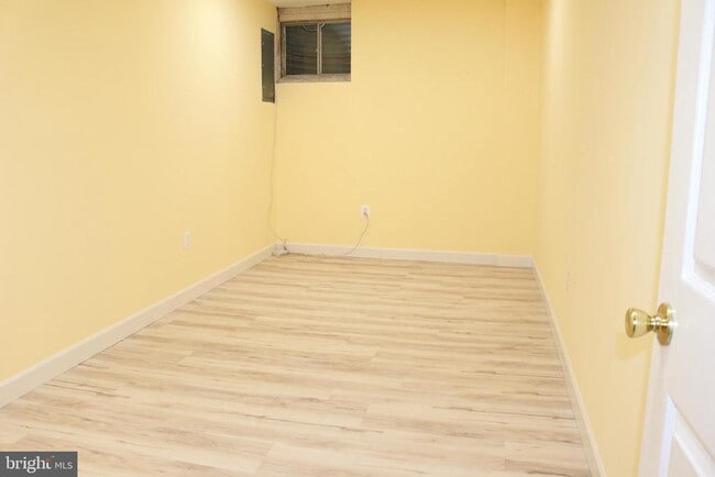 Building Photo - 8634 Aberdeen Ct