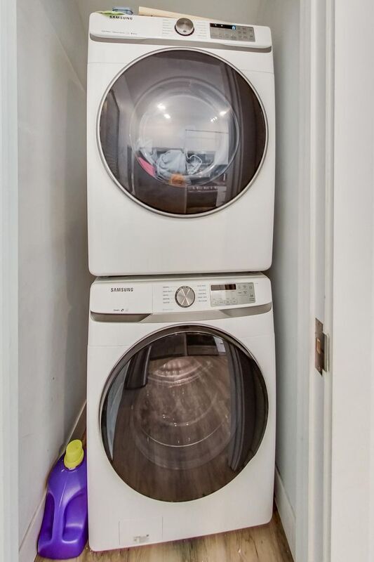 Building Photo - 1058 18th St