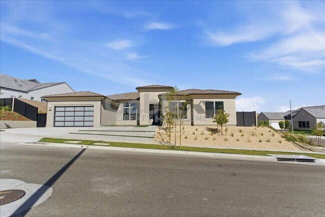 Building Photo - 30000 N Camino los Robles