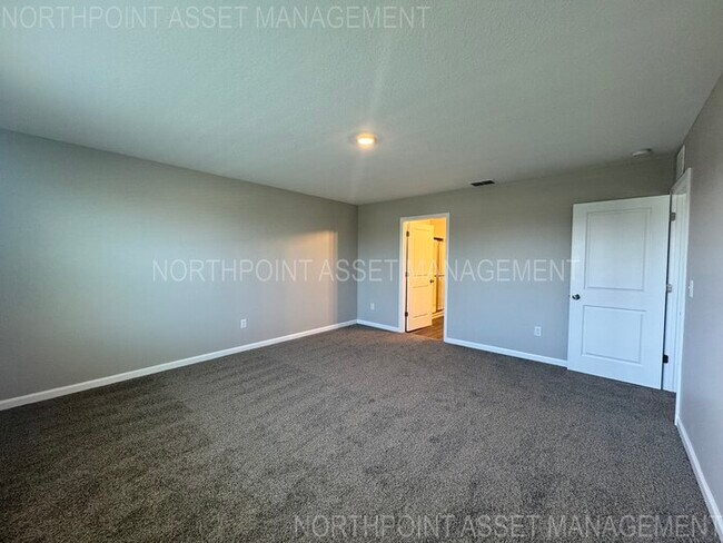 Building Photo - "AUGUST MOVE IN SPECIAL: $500 off on 2nd M...