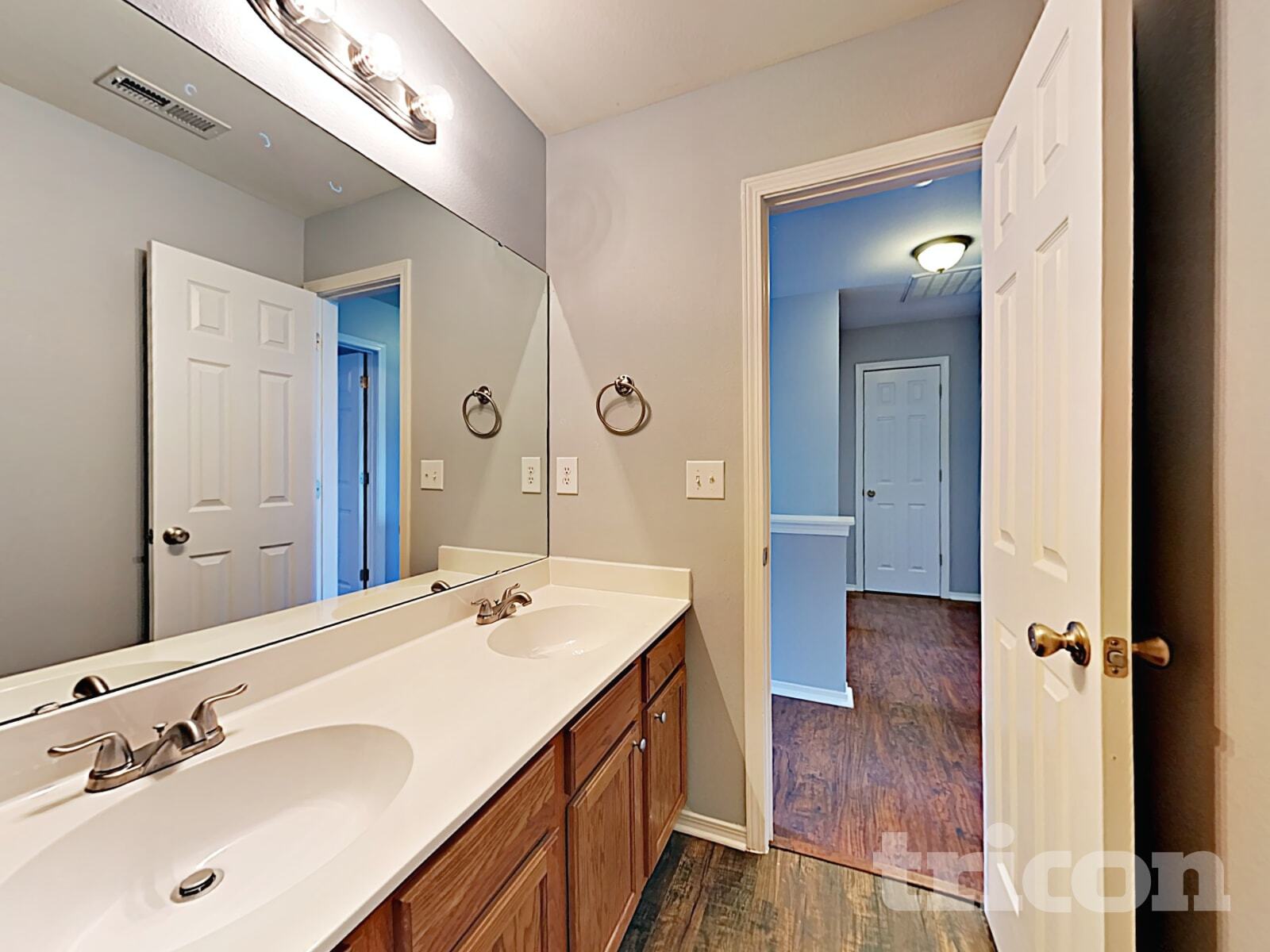 Building Photo - 4312 Larkhaven Village Dr