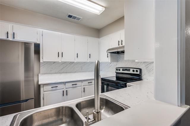 Building Photo - 3034 Conflans Rd
