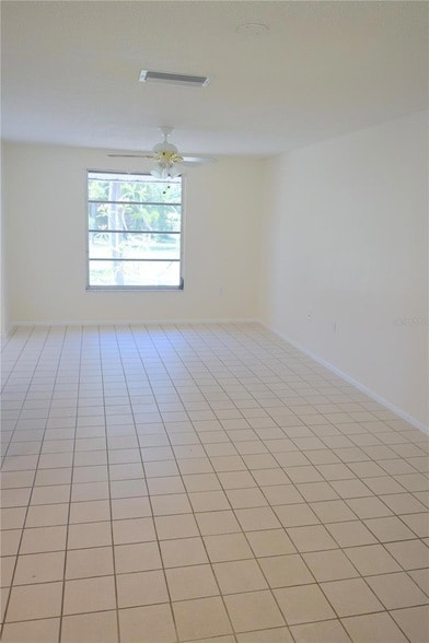 Building Photo - 1639 Manor Rd