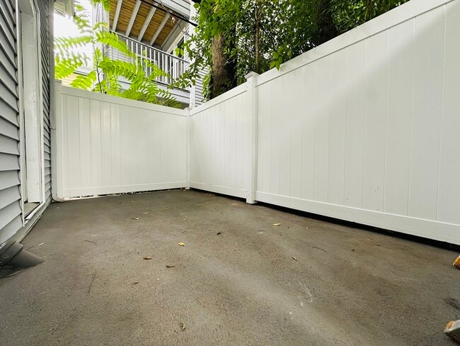 Building Photo - 227 R Western Ave