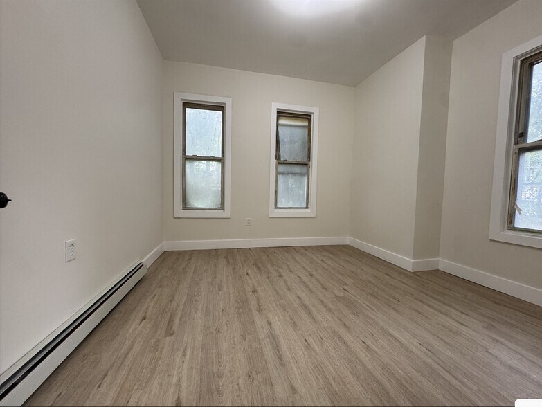 184 Virginia Ave 1R - 186 Virginia Ave