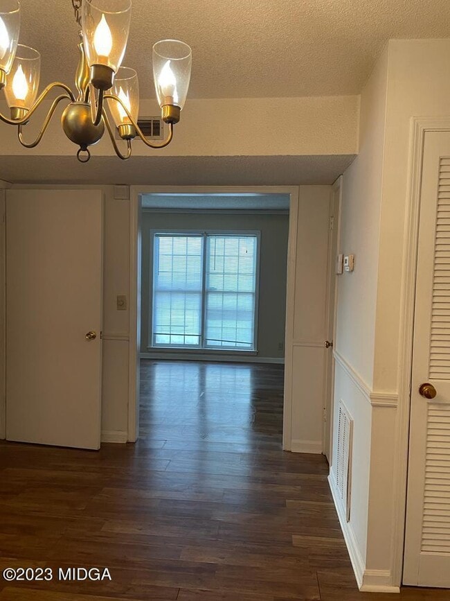 Building Photo - 5161 Nisbet Dr