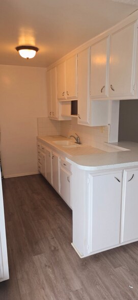 Building Photo - 458 Hayworth Ave