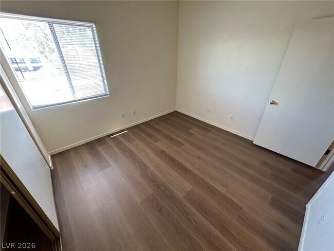 Building Photo - 2110 Los Feliz St