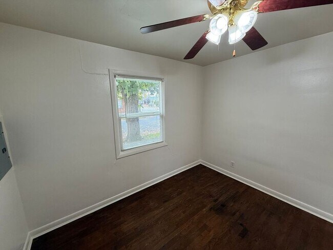 Building Photo - 392 17th St SE