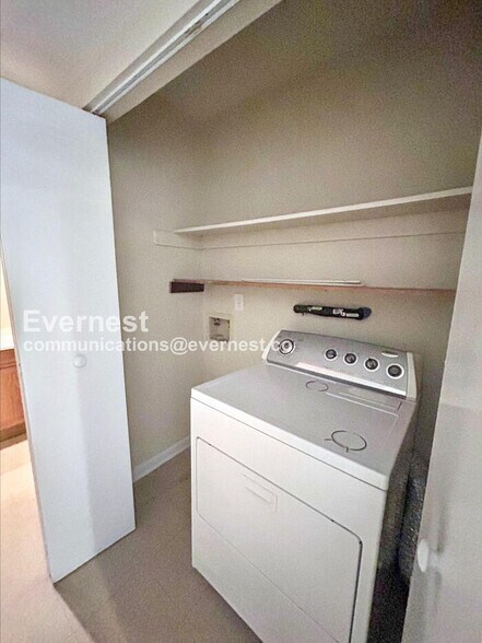 Building Photo - 3821 Staffordshire Ln