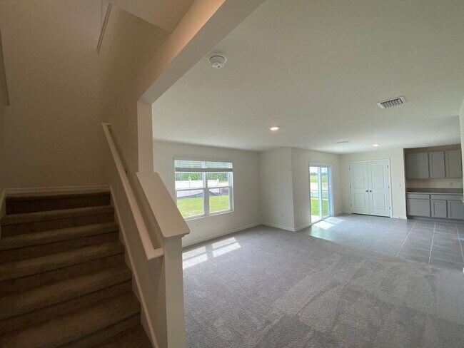 Building Photo - Avalon Woods 4/3/2 ***WON'T LAST***