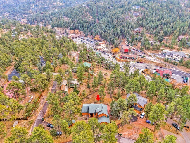 Building Photo - 28384 Kinnikinick Rd