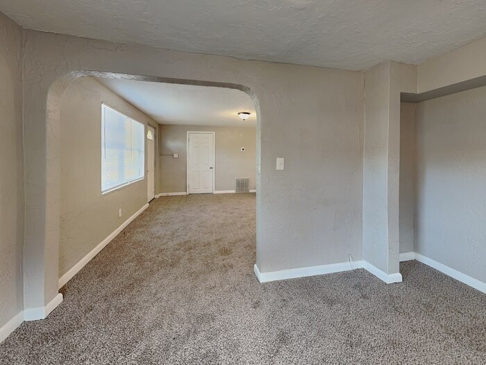 Building Photo - 704 Butler St