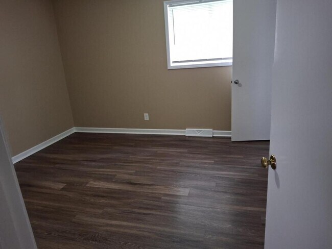 Building Photo - 226 Sunnydale Dr