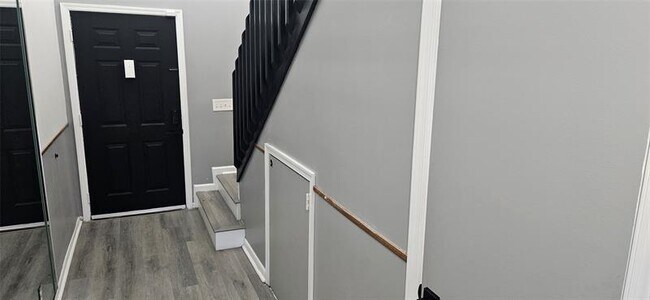 Building Photo - 2262 Discovery Cir W