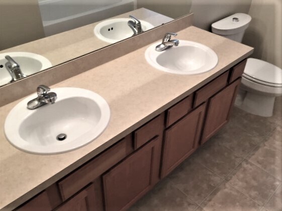 Building Photo - 304 N Hidden Tree Dr