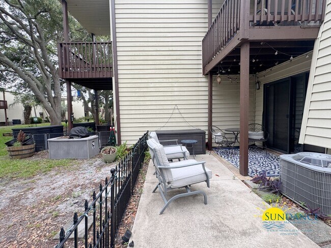 Building Photo - Waterfront 2 Bedroom Condo in Fountainhead!