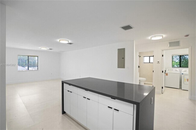 Building Photo - 5823 NW 30th Ave