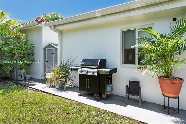 Building Photo - 1450 SW 20th Ave