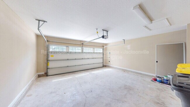 Building Photo - 711 Cahoon Rd N