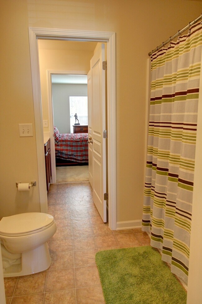 Building Photo - Beautiful 3 Floor Townhouse in Durham's Stratford Lakes Neighborhood!