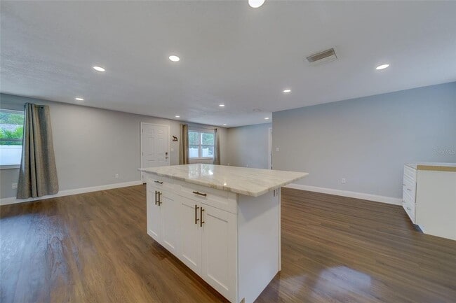 Building Photo - 3/2 home - Renovated in Dunedin