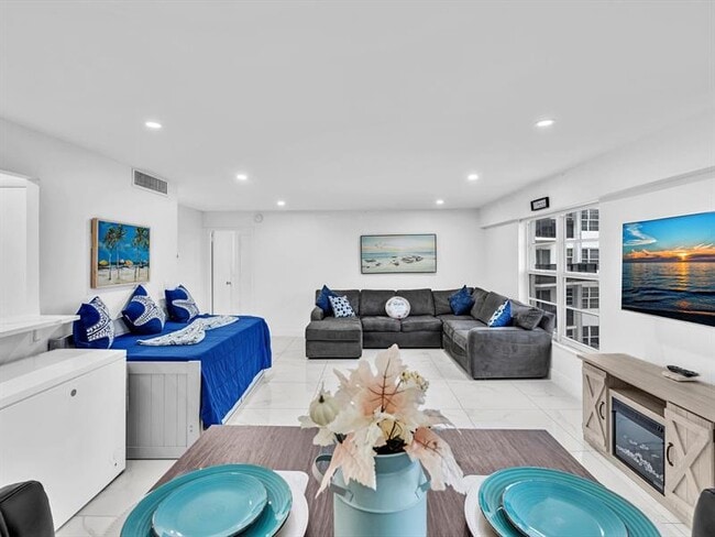 Building Photo - 5100 Dupont Blvd