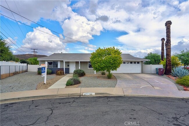 Building Photo - 26960 McCall Ct