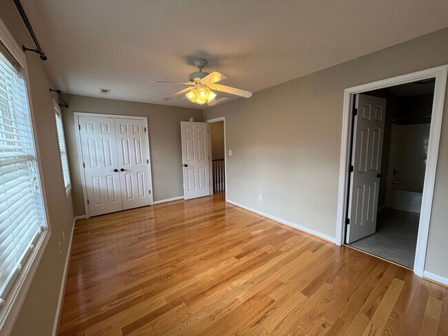 Building Photo - 696 Wyndhurst Dr