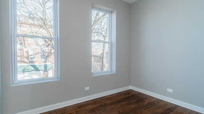 Building Photo - 2400 S Troy St
