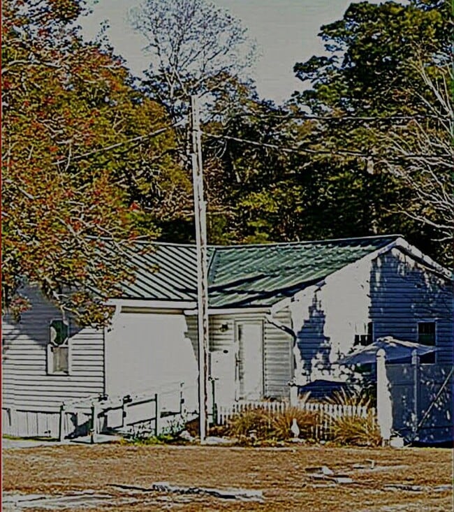 Building Photo - 357 Fording Island Rd