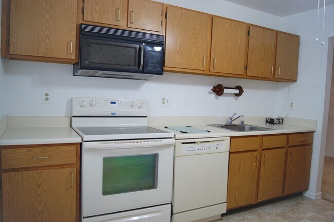 Building Photo - Charming 2 Bedroom/2 Bathroom Apartment in Perry Hall, MD!
