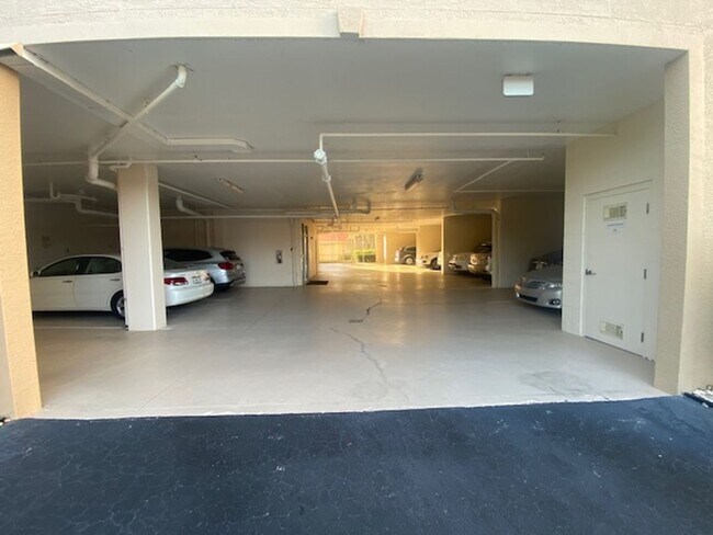 Building Photo - 15160 Harbour Isle Dr
