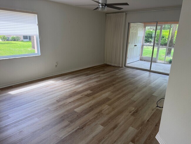 Building Photo - 26735 Little John Ct