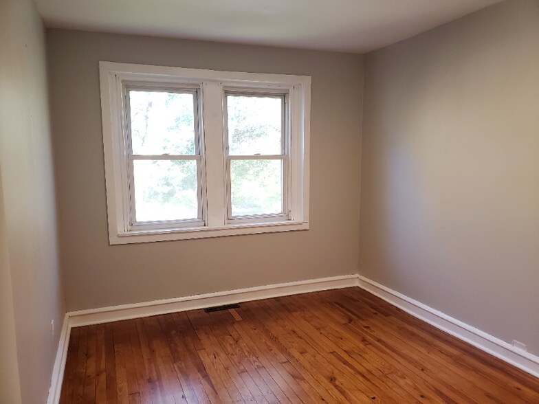 Building Photo - 701 Hillside Ave