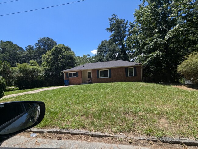Building Photo - 2803 Marco Dr NW