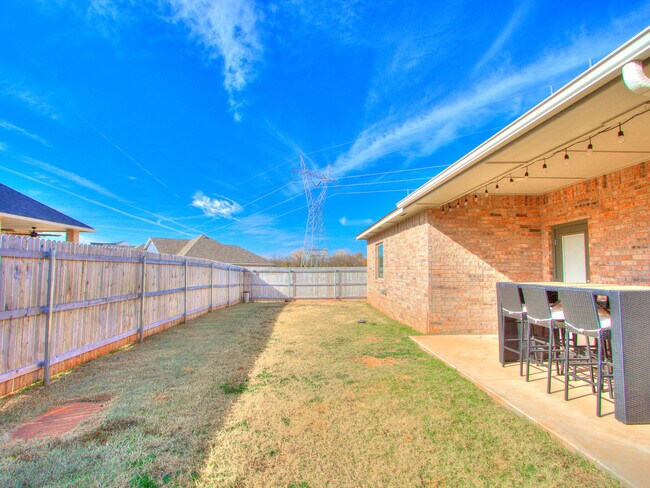 Building Photo - 6322 NW 178th Ter