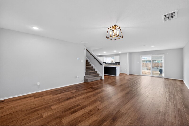 Building Photo - 605 Mayfield Dr