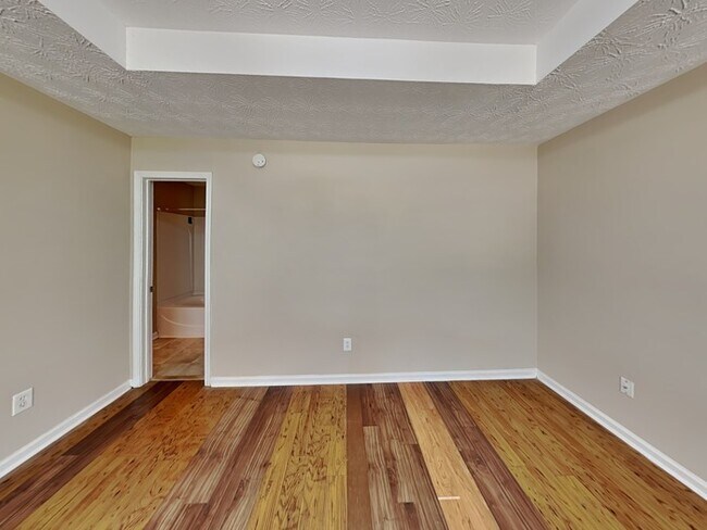 Building Photo - One Month Free! Nice 3 Bedroom Home locate...