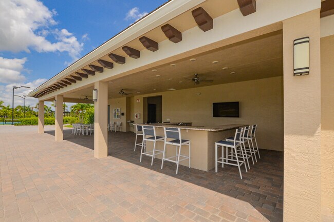 Building Photo - 9895 SW Nuova Way