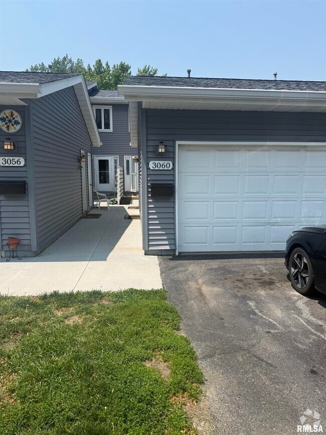Building Photo - 3060 Parkwild Dr