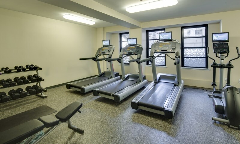 Building Photo - 210 E Chestnut St