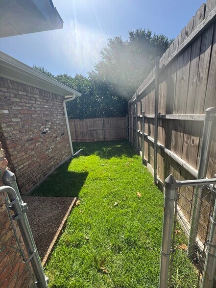 Building Photo - 3123 Bourbon Street Cir