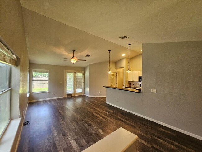 Building Photo - 174 Prairie Springs Loop